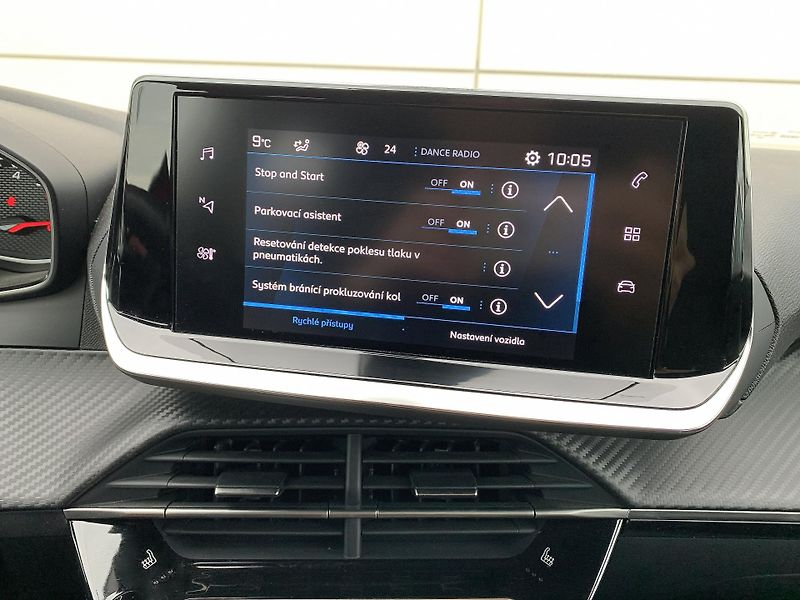 Peugeot 2008 ALLURE 1.2 PureTech 74kW MAN6 - fotka 21 z 33