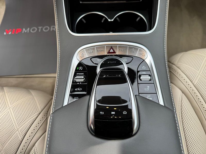 Mercedes-Benz Třídy S S560-4M-DESIGNO-LCD-R20-ČR - fotka 19 z 39
