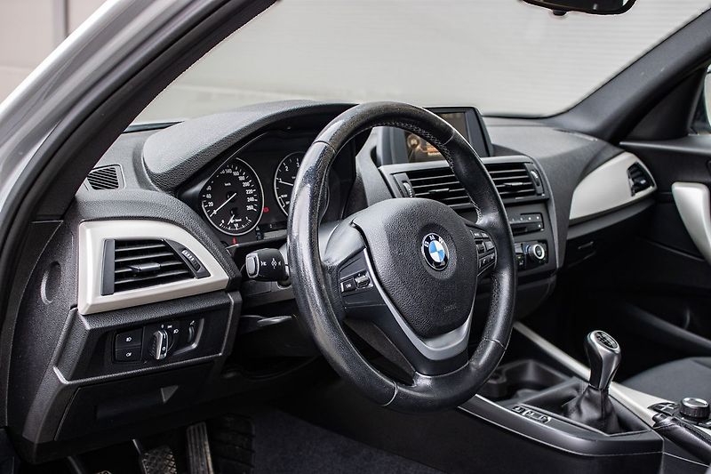 BMW Řada 1 Servis do 210000 Km, tažné - fotka 11 z 26