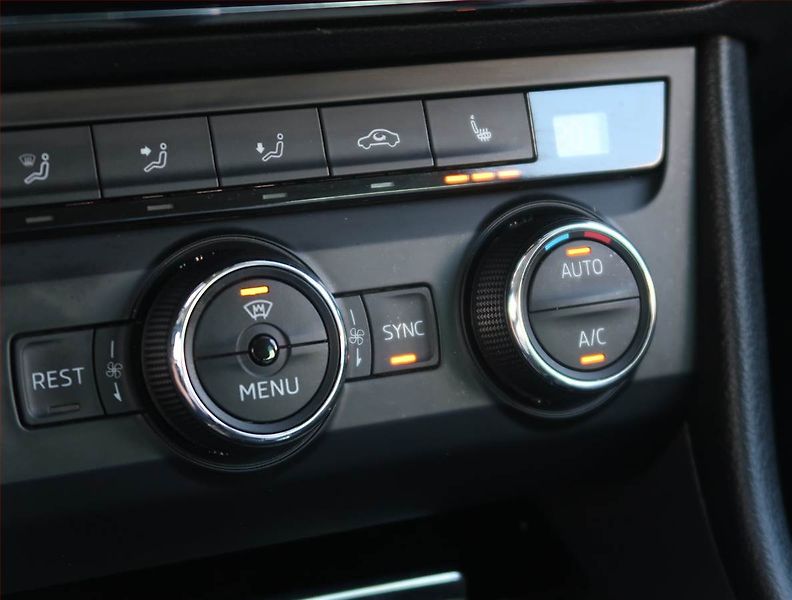 Škoda Superb (2016) Style Plus 2.0 TDI, Automat - fotka 19 z 26