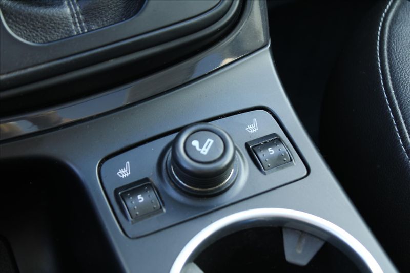Ford Kuga 2.0TDCi TITANIUM 4X4 PANORAMA - fotka 22 z 24