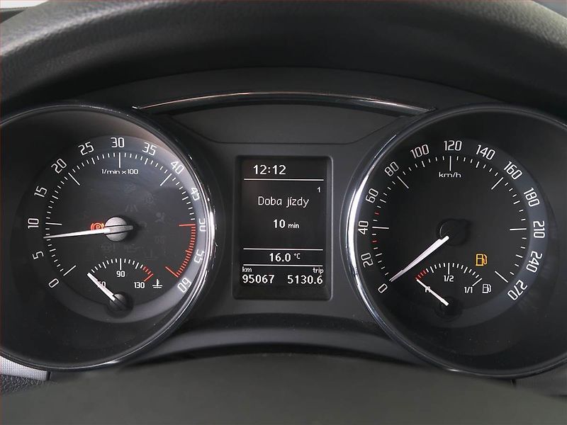 Škoda Superb (2012) 1.6 TDI, Xenony, Tempomat - fotka 11 z 15