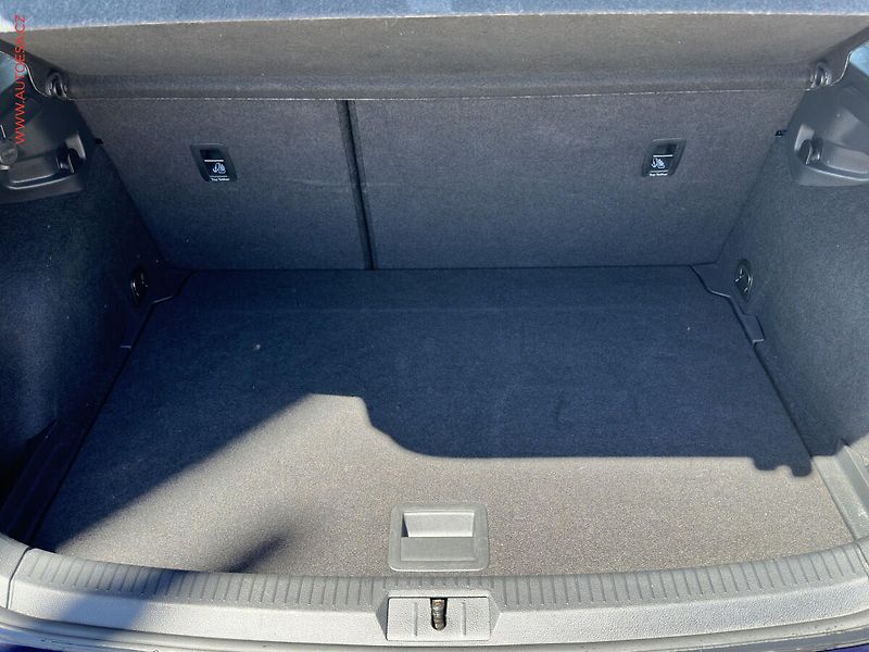 Volkswagen Golf (2019) 1.6 TDi, AC, temp - fotka 7 z 16