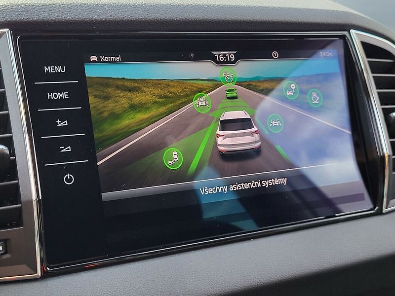Škoda Karoq Dynamic 1,5TSI 110kW - fotka 26 z 32