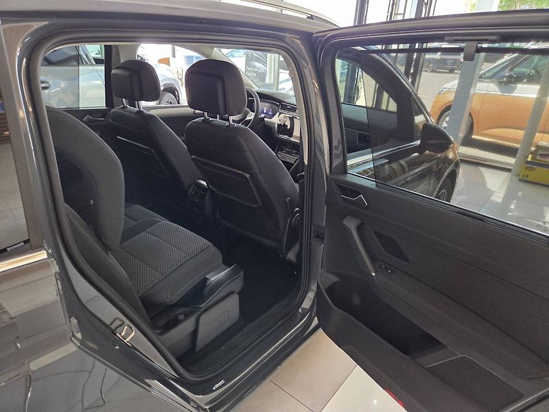 Volkswagen Touran (2026) 1.5 TSI DSG 7míst PEOPLE - fotka 25 z 34
