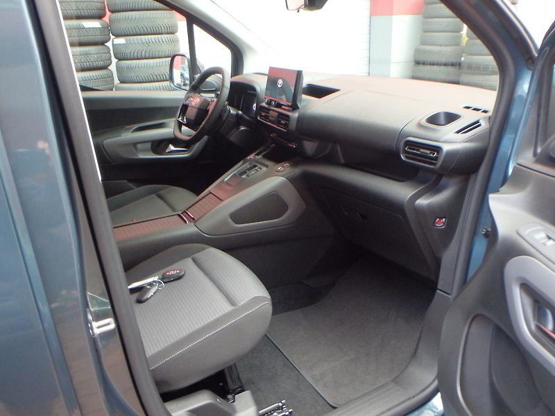 Toyota ProAce City Verso Family 1.5 d 130-Long,8aut. - fotka 12 z 23