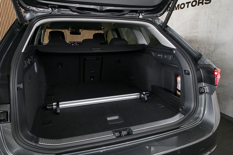 Škoda Superb 2.0 TDI 110kW DSG Matrix Tažné - fotka 28 z 31