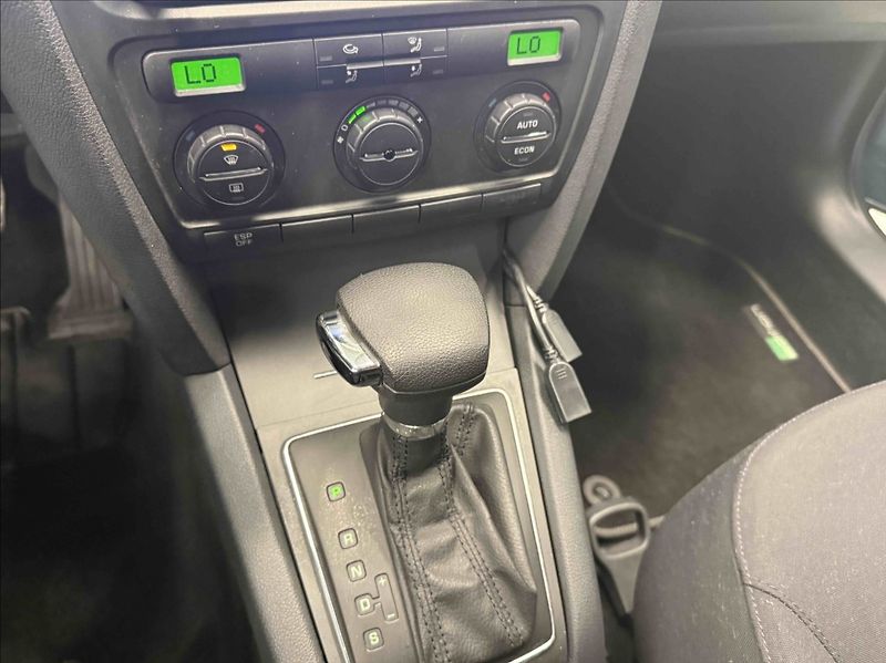 Škoda Octavia 1,6 FSI 85kW AUTOMAT - fotka 15 z 18