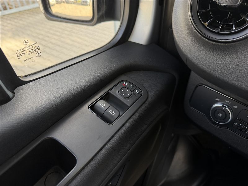 Mercedes-Benz Sprinter 215 CDI L2 Aut. Kamera - fotka 16 z 20