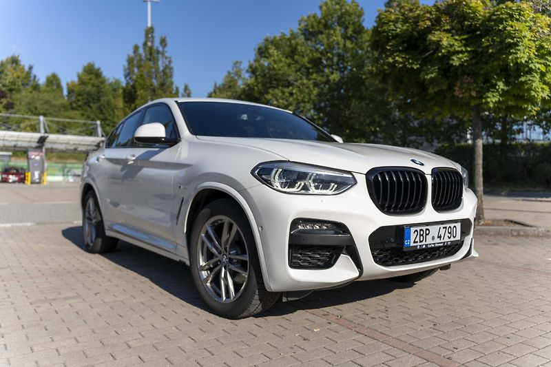 BMW X4 (2021) xDrive 20d M Sport paket, DPH - fotka 9 z 32