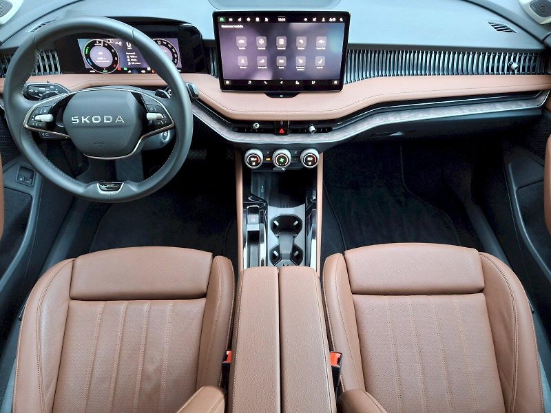 Škoda Superb (2025) Combi iV L&K DSG 1,5TSi 150kW - fotka 5 z 35