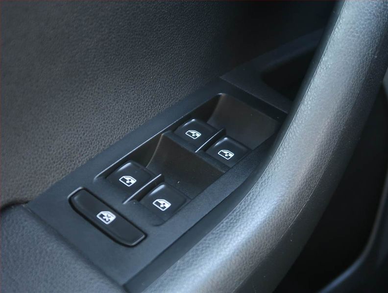 Škoda Octavia (2017) Style 1.6 TDI, Serv.kniha - fotka 16 z 22