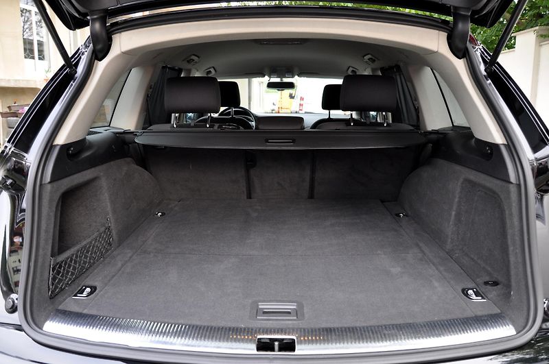 Audi Q7 (2010) 3.0 TDi V6 QUATTRO,XENONY,FACE - fotka 41 z 47