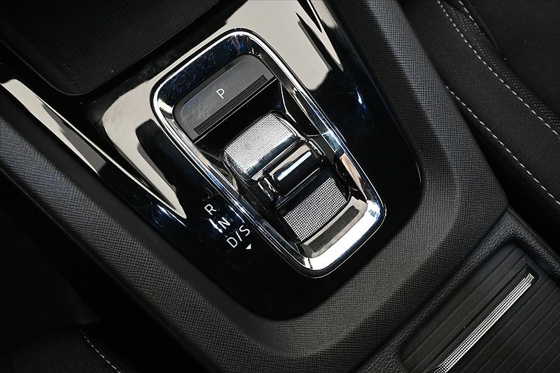 Škoda Octavia 2,0 TDI 110 kW DSG SportLINE Z - fotka 23 z 31