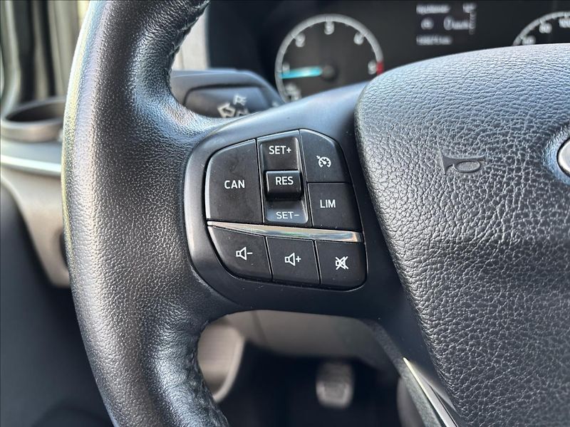 Ford Tourneo Custom 2,0 EcoBlue 136kW Titanium - fotka 24 z 36