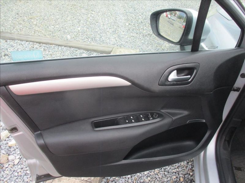 Citroën C4 1,6 HDi, klima,serv.kniha,CZ - fotka 12 z 24