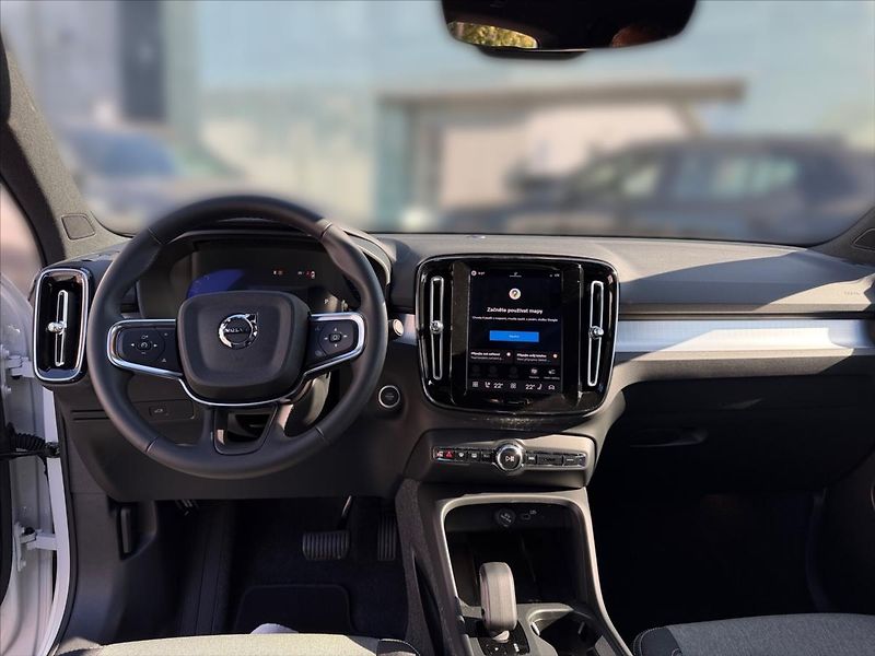 Volvo XC40 (2026) 2,0 B3 Core 8273 - fotka 10 z 14