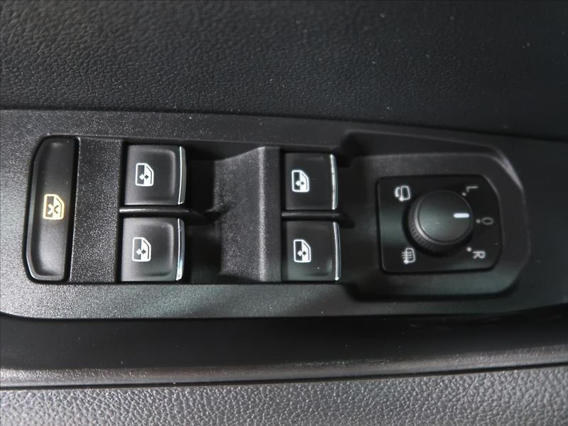 Škoda Karoq 1,5 TSI STYLE 1. majitel TOP - fotka 16 z 40