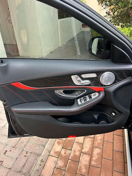 Mercedes-Benz Třídy C (2016) Mercedes C63s AMG - fotka 11 z 13
