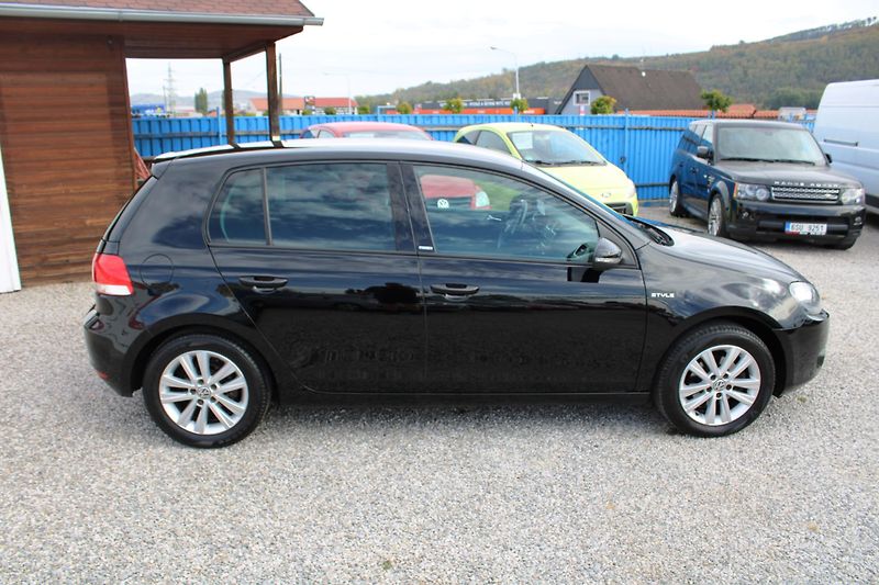Volkswagen Golf (2012) 1,2TSI STYLE KLIMA TEMPOMAT AL - fotka 8 z 23