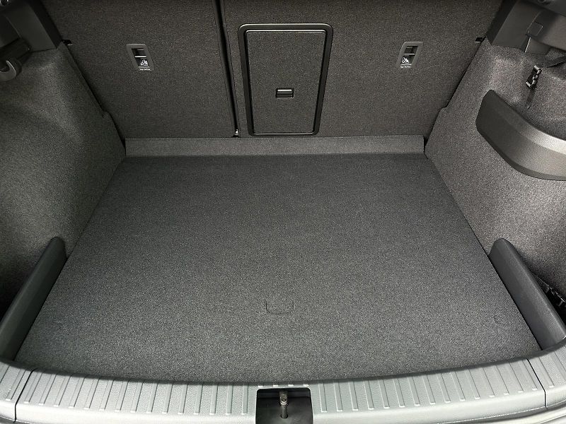 Škoda Karoq 1.5TSi DSG 150PS Sportline Mat - fotka 44 z 46
