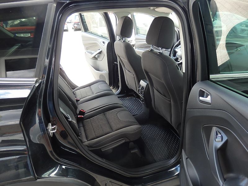 Ford Kuga 2.0 TDCI 103 kW NAVIGACE - fotka 9 z 18