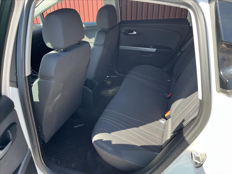 Seat Leon 2,0 TDi STYLE ROZVODY KLIMA - fotka 13 z 37