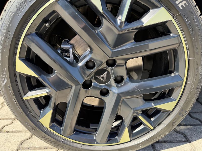 Cupra Formentor (2026) 2.0TDI TRIBE 150k DSG ZÁRUKA 5 - fotka 19 z 46