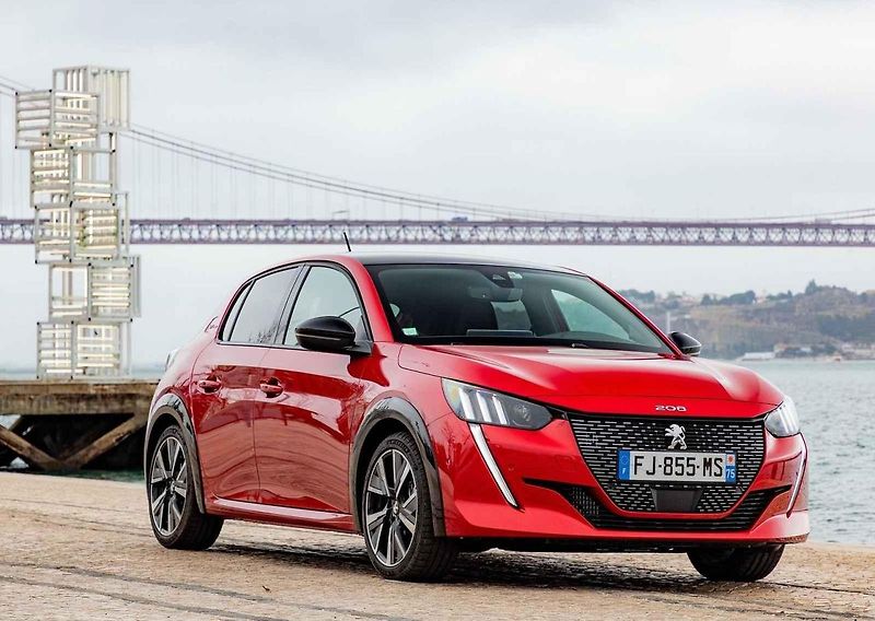 Peugeot 208 - evropské Auto roku