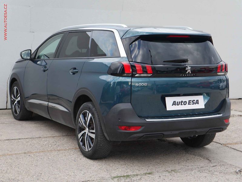 Peugeot 5008 (2018) 1.2PT, Allure, AT - fotka 4 z 21