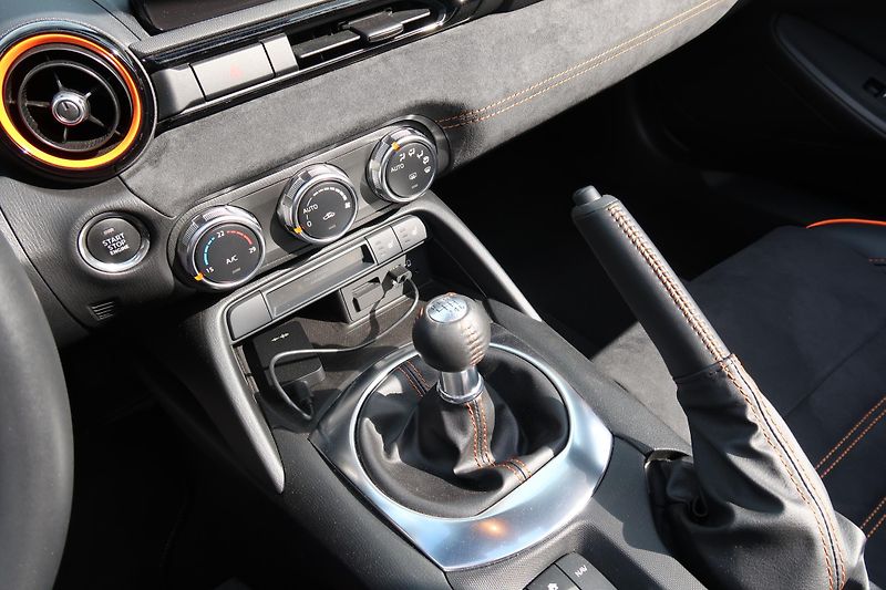 Mazda MX-5 2,0 G184 30th Anniversary - fotka 21 z 34