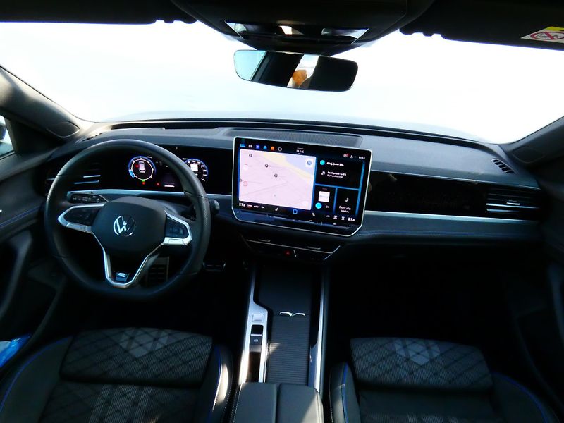 Volkswagen Passat (2024) R-Line 2.0 142KW 4MOTION - fotka 18 z 30