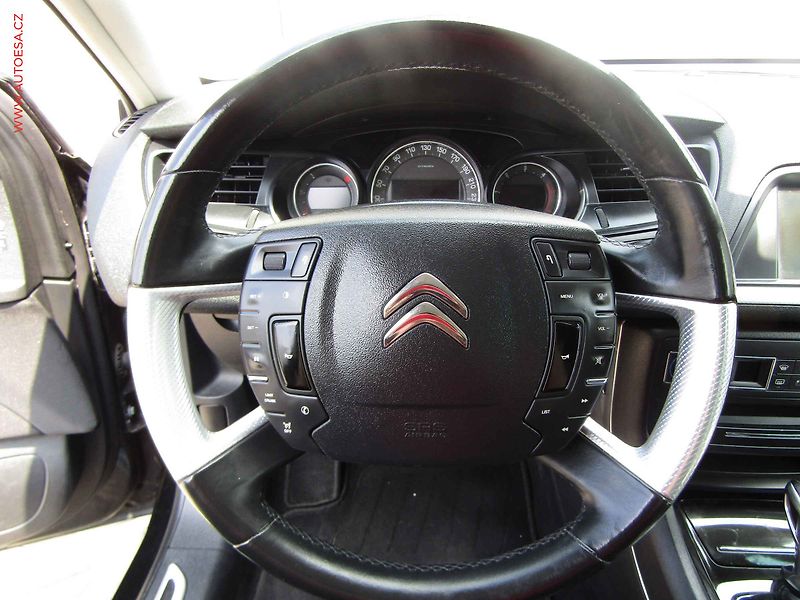 Citroën C5 (2016) 2.0 HDi, AT, bixen, kamera - fotka 17 z 17