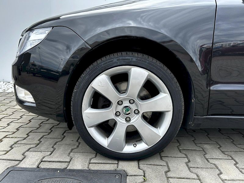 Škoda Superb (2019) Combi 2.0 TDI CR DPF 125kW MP6 - fotka 26 z 28