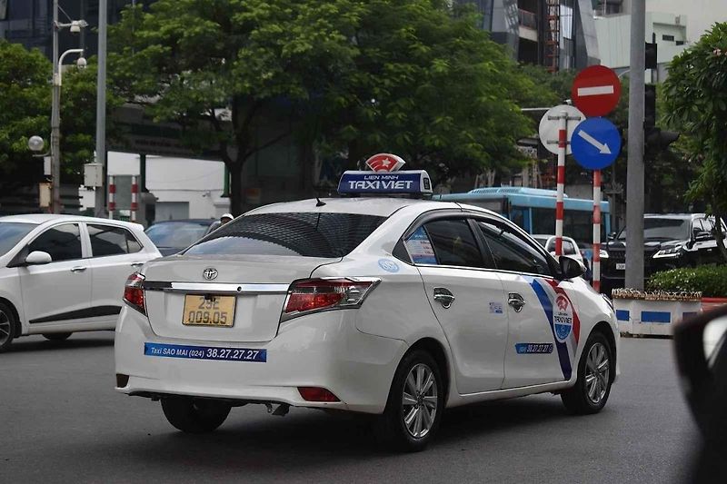 Jeden z prvních vozů Škoda na území Vietnamu. Právě ten jsem zkoušel v ulicích hlavního města