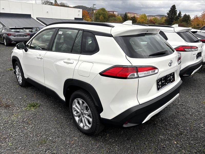 Toyota Corolla Cross 1,8 Comfort Business - fotka 5 z 8