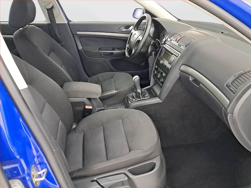 Škoda Octavia (2007) 2.0 TDI, Serv.kniha, nová STK - fotka 9 z 15