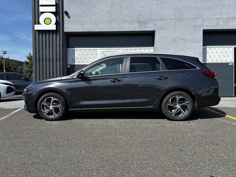 Hyundai i30 (2023)  Kombi Smart 1.0 T-GDI - fotka 4 z 15