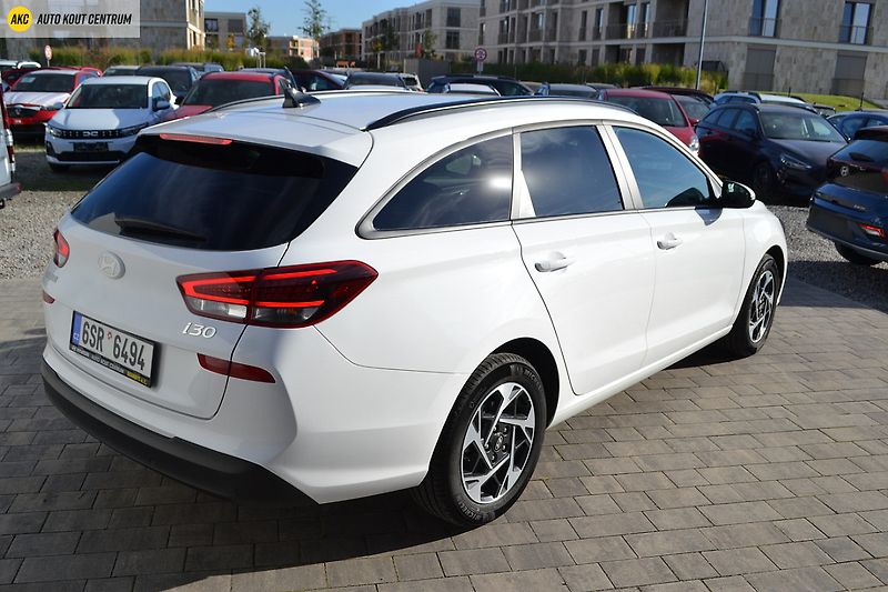 Hyundai i30 WG 1,5I MT SMART FAMILY NAVI F - fotka 5 z 51