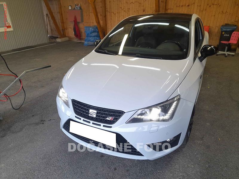 Seat Ibiza (2016) 1.8 TSi, ČR, Navi, bixen - fotka 1 z 3