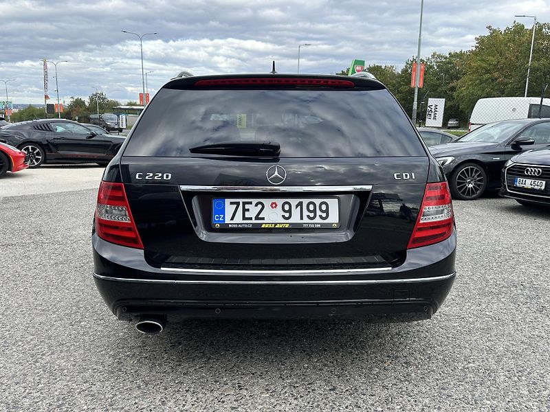 Mercedes-Benz Třídy C (2011) Mercedes-Benz C 220 CDI 2011 - fotka 8 z 21