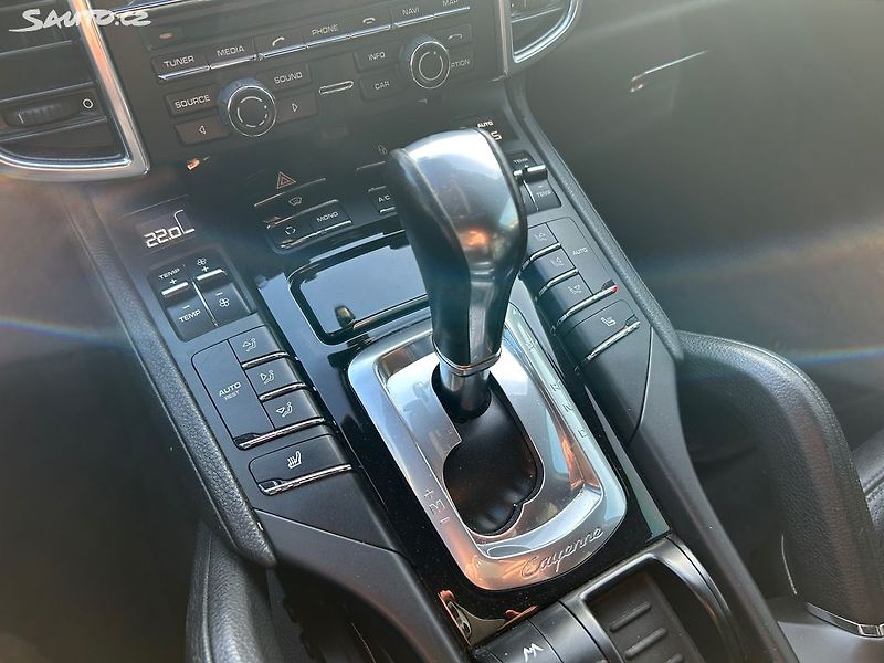 Porsche Cayenne (2013) 3.0 D 180 KW - fotka 19 z 28