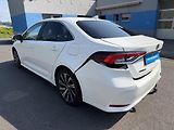 Toyota Corolla 1,5i 92kW manual navi. závěs - náhled 6
