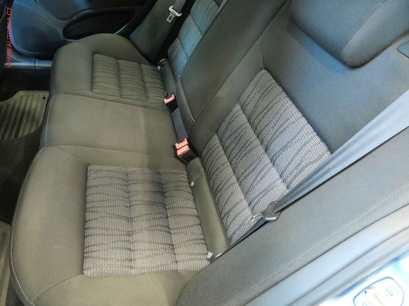 Škoda Octavia (2010) 2.0TDI, ČR, Klima - fotka 10 z 21