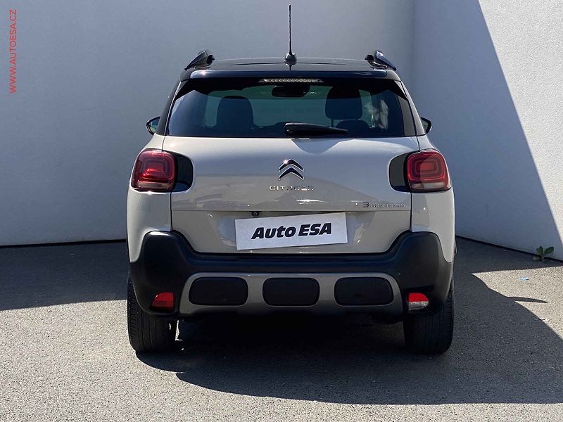 Citroën C3 Aircross (2019) 1.2 PT, RIP CURL, navi, panor - fotka 5 z 17