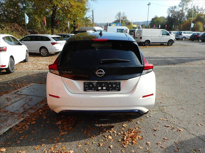 Nissan Leaf 0,0 N-Connecta - fotka 6 z 27