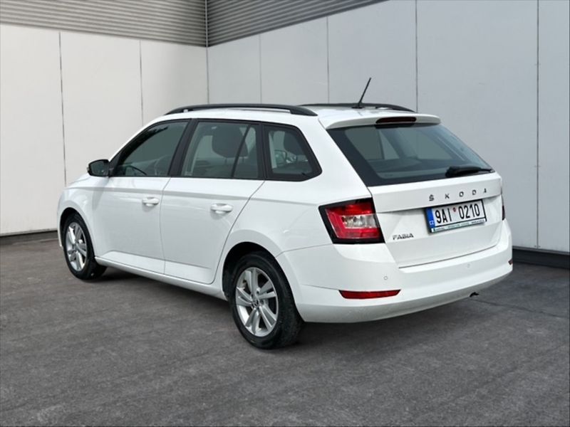 Škoda Fabia 1,0 TSI Ambition - fotka 4 z 11