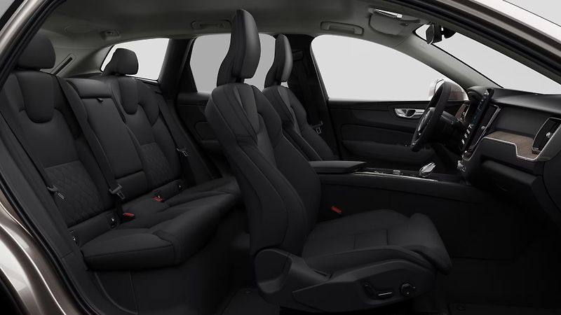 Volvo XC60 (2026) B5 AWD AUT BRIGHT PLUS  - fotka 4 z 11