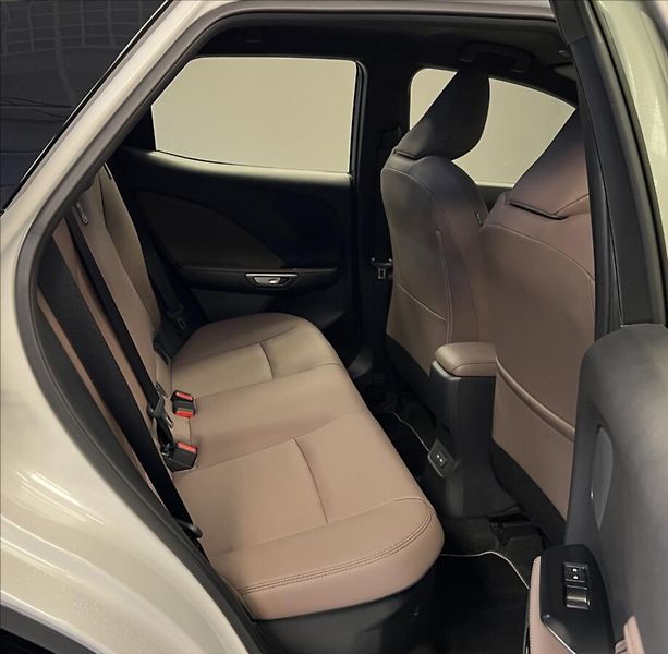 Lexus LBX 1,5 HEV ELEGANT TECH - fotka 10 z 17