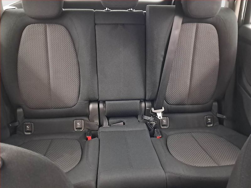 BMW Řada 2 (2016) 216d Gran Tourer, Navi - fotka 10 z 22